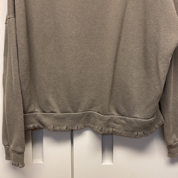 Active USA-Brand Distressed Cropped Sweatshirt in Size Large. - Picture 8 of 8
